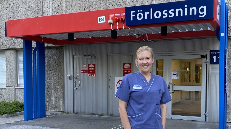 Barnmorskan Mikaela Stadig byter Karolinska universitetssjukhuset i Huddinge mot Gällivare som arbetsplats under några veckor i sommar.