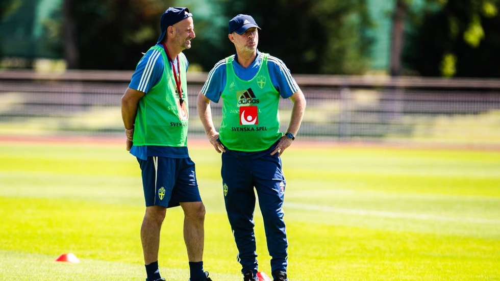 En duo som också ska hyllas. Peter Gerhardsson och assistenten Magnus Wikman (för tio år sedan guldtränare i Linköping) ska hyllas för VM-framgången.