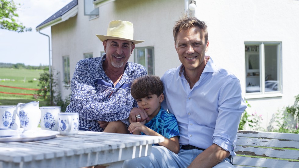 Micael Bindefeld och Nicklas Sigurdsson tillsammans med sjuåriga sonen Simeon.