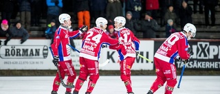 Matchhjälten hyllas stort: "Vänder på egen hand"