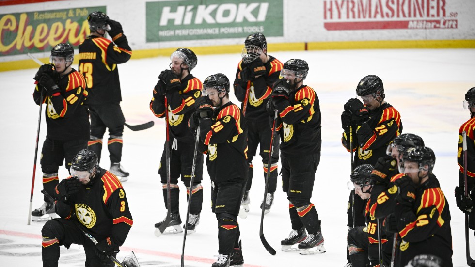 Brynäs, som kommande säsong spelar i hockeyallsvenskan, kan komma att förbjuda spelare som spelat i KHL efter krigsutbrottet.