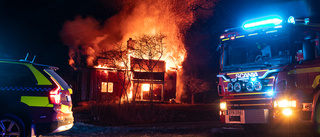 Obebott hus gick upp i lågor – utreds som mordbrand