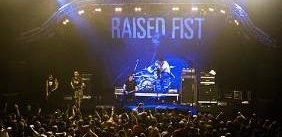 Raised Fist är bättre på skiva