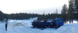 Plogbilen körde i diket