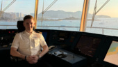 Marcus från Katrineholm styr kryssningsfartyg i Asien