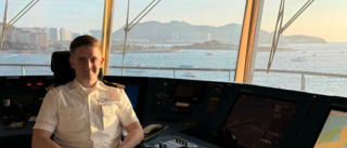 Marcus från Katrineholm styr kryssningsfartyg i Asien