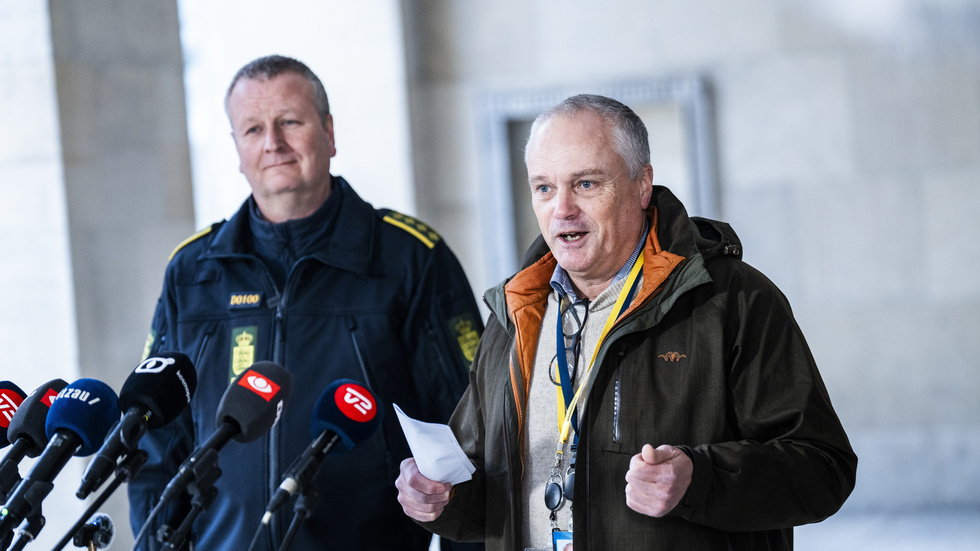 Polisinspektör Peter Dahl och Flemming Drejer, operativ chef för danska säkerhetspolisen PET, under en presskonferens på torsdagen.