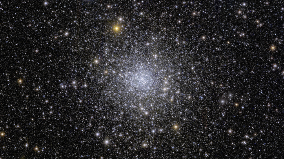 Rymdteleskopet Euclids bild av stjärnhopen NGC|6397.