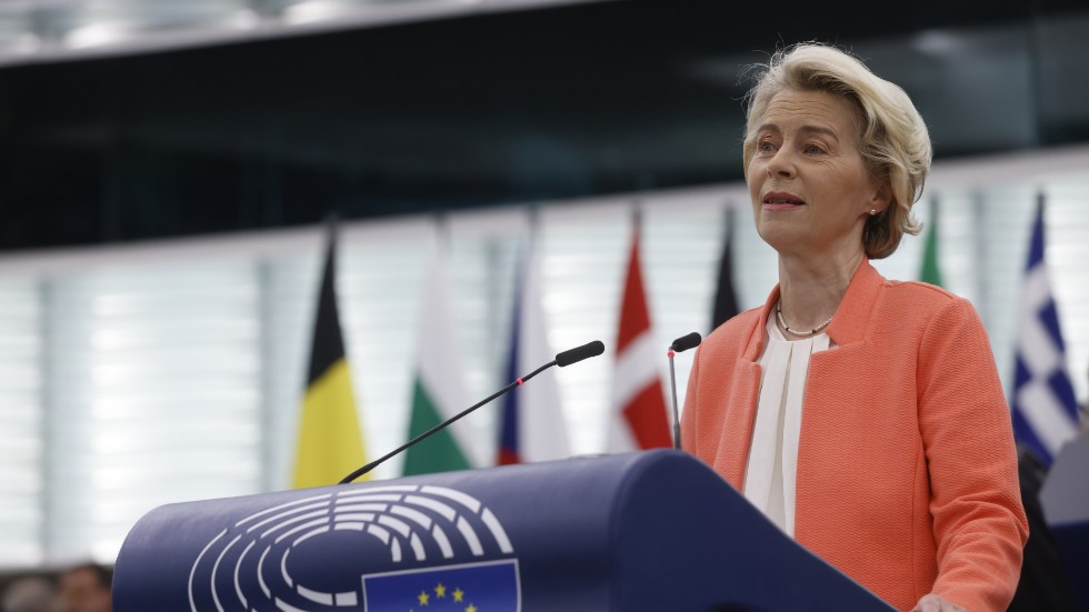 EU-kommissionens ordförande Ursula von der Leyen talar i Strasbourg.