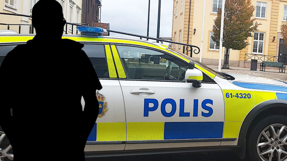 En Vimmerbybo i 30-årsåldern misstänks för att ha skallat en polis och hotat att leja en mördare att skjuta två poliser i huvudet i samband med ett gripande i Vimmerby.