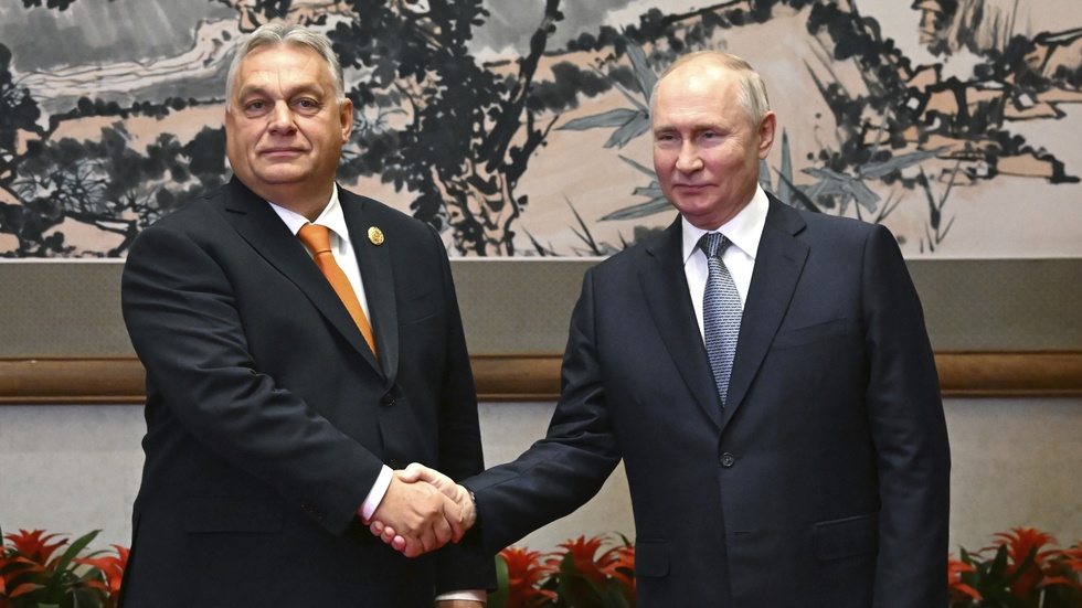 Ungerns premiärminister Viktor Orbán och Rysslands president Vladimir Putin sågs i Kina förra veckan.