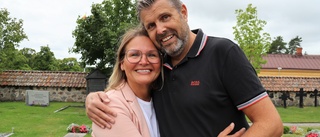 Återförenade efter 40 år – nu gifter sig Susanna och Niklas