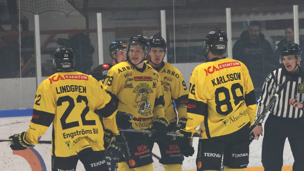 Vimmerby Hockey mötte Dalen i toppmöte i Smedjehov. 