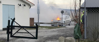 Brinnande bil i norra Visby – oklara omständigheter