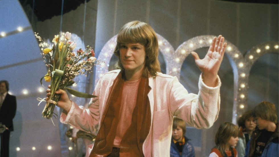 Ted Gärdestad skulle snart synas på en biograf nära dig. Nu blir det inte så. Bild från Melodifestivalen 1979.