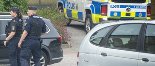 Två personer anhållna efter tillslag i Oxelösund och Nyköping