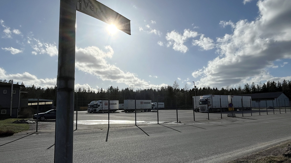 Drivmedelsstationen ska byggas på en del av Olsson Transports fastighet vid korsningen Verkstadsgatan/Industrigatan på Nyhagens industriområde.