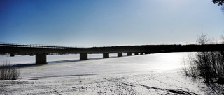 Avstängt körfält på bron