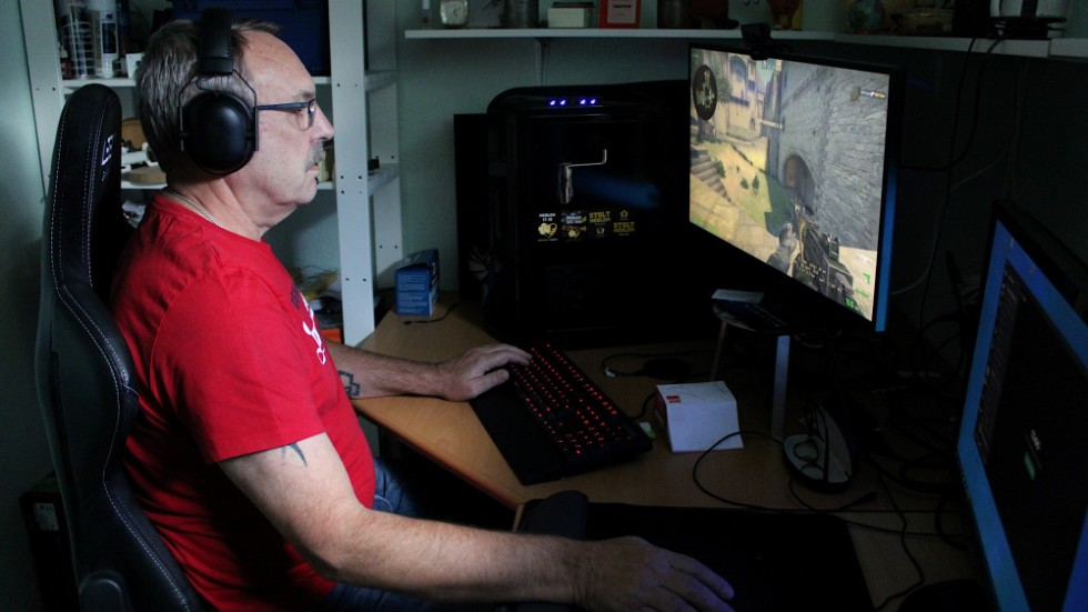 Sven Flink har lagt tusentals timmar på att spela Counter-Strike och Call of Duty.
