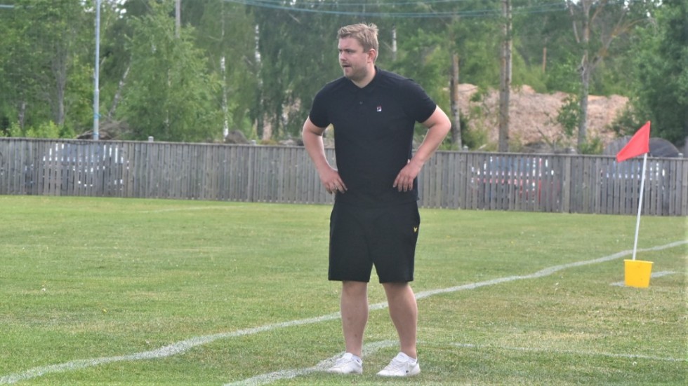 Djursdala SK:s tränare David Henriksson är mest nöjd över lagets försvarsspel.