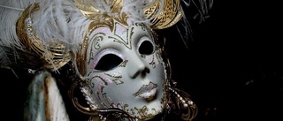 De lockar med italiensk karneval i vintermörkret