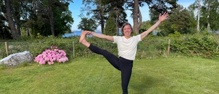 Nyinflyttade sjuksyrran Linda startar eget företag: "En viktig stund av mindfulness" • Håller öppna yogapass på helgens festival