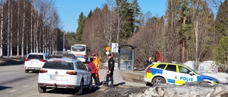 Två bilar i krock på Bergnäset – skrot på vägen