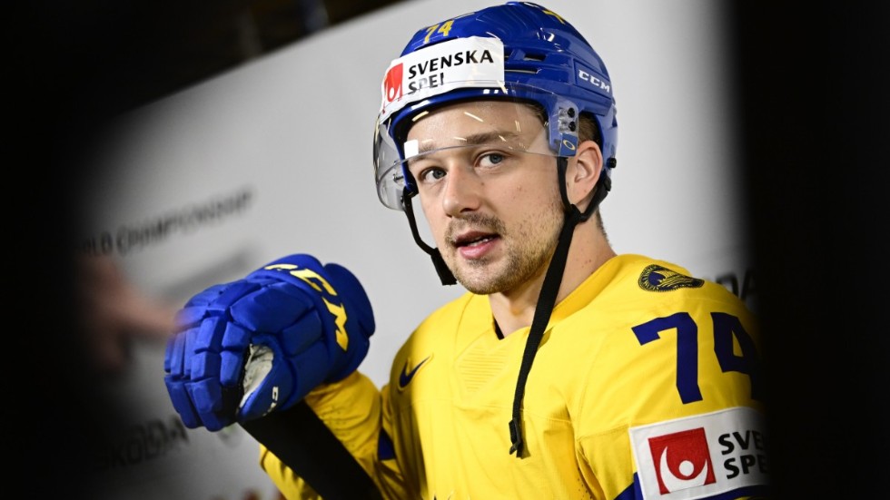 Rasmus Asplund i fokus. NHL-doldisen från Buffalo är den hetaste målskytten hittills i VM.