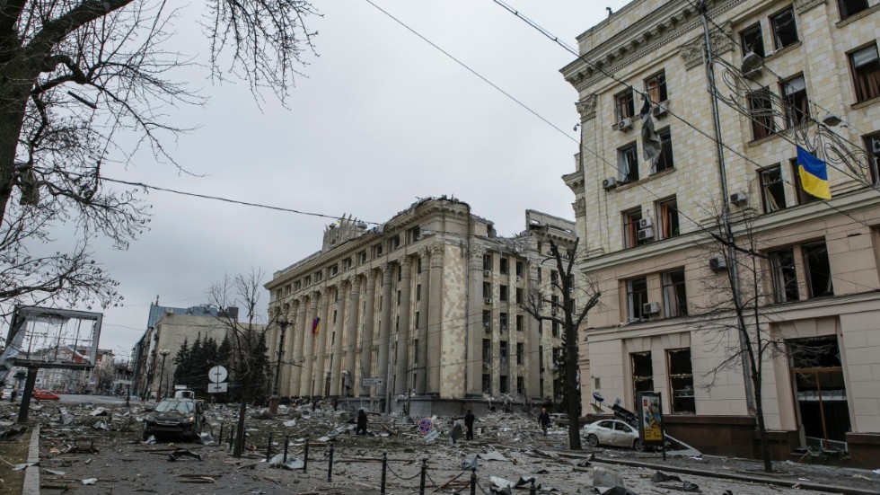 Byggnader i centrala Charkiv, efter att de utsatts tung eldgivning.