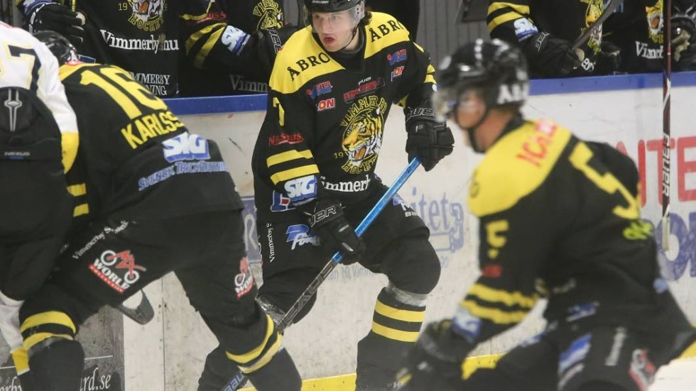 Vimmerby Hockey testar nytt. Martin Jönsson kommer vara med i matchen mot Dalen, till att börja med.