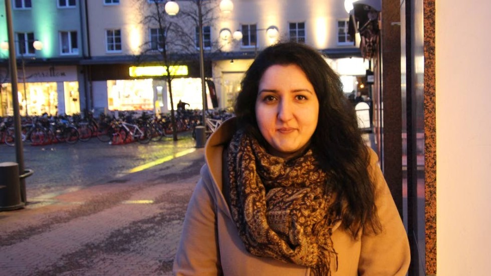 "För fyra veckor sen satt vi och pluggade medicin tillsammans", säger demonstrationsstartaren Nazanin Elias.