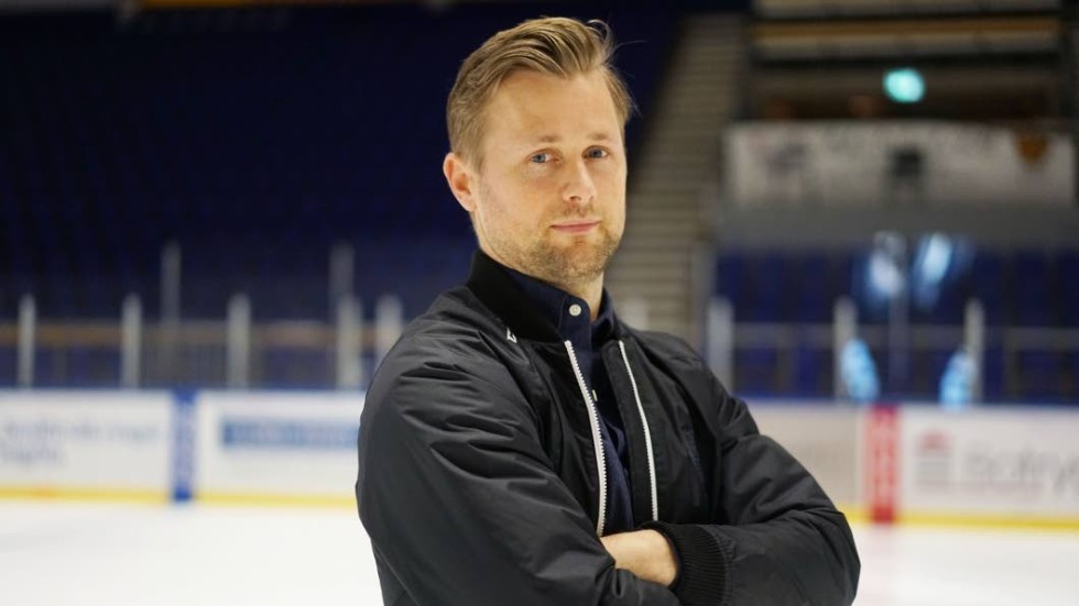 Daniel inledde karriären med tio år som tränare i Södertälje SK.