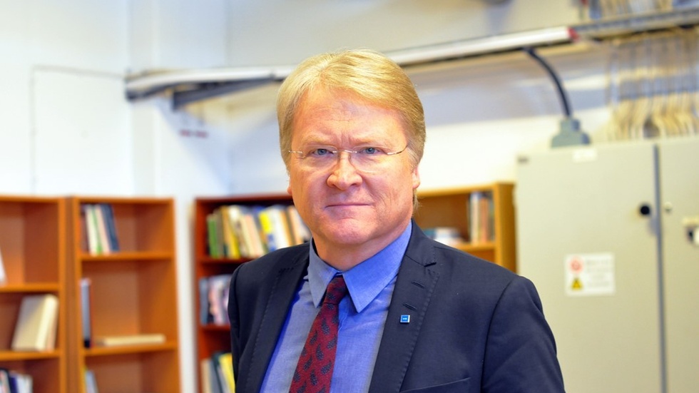 Lars Adaktusson fick utbyta tankar och åsikter med människor som arbetar med EU-migranter och bistånd. Foto: Tommy Pettersson
