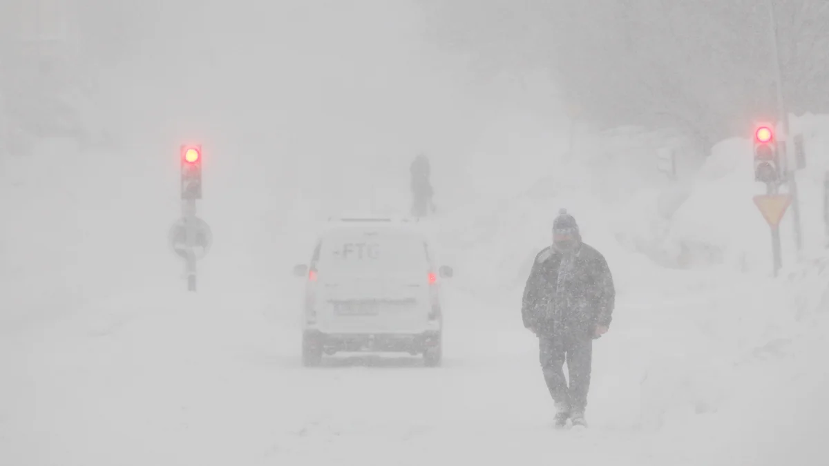 Snöstorm i norr – översvämning i söder