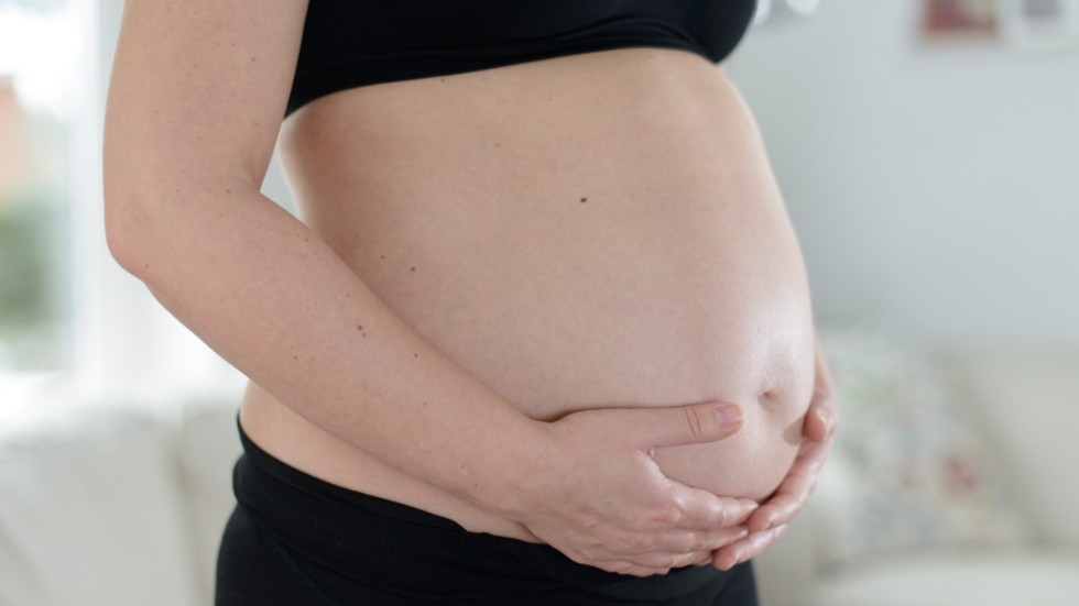 "Det blir en ojämlikhet som inte skulle behöva finnas", säger Anna Persson vid Försäkringskassan om de skillnader som finns i försäkringsskyddet för gravida. Arkivbild.