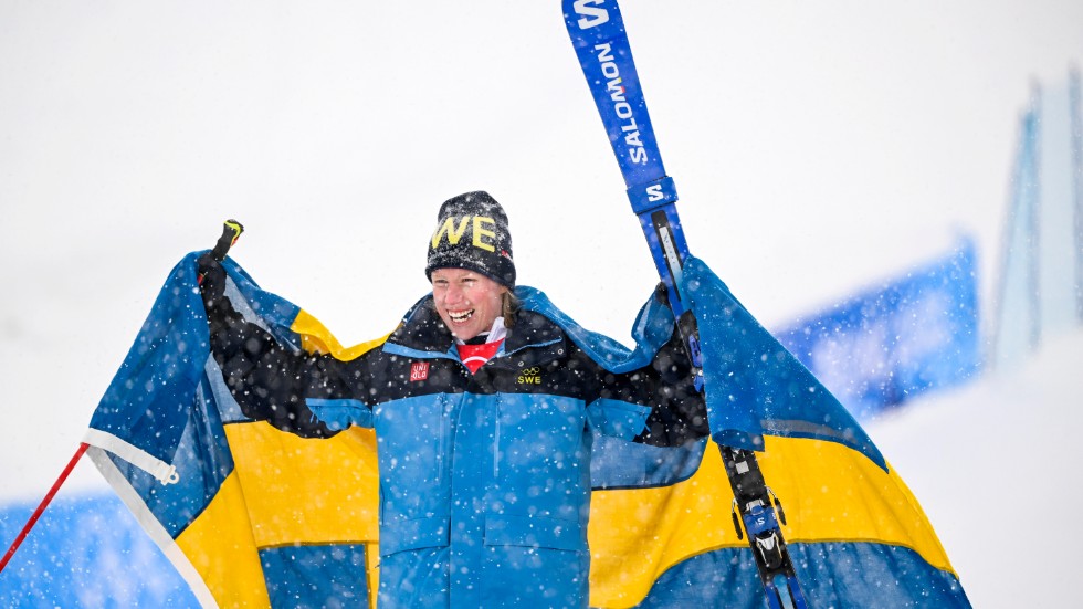 Sandra Näslund efter att ha tagit OS-guld i skicross den 17:e februari.