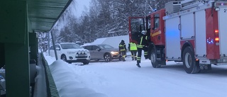 Två bilar i krock vid kommunhuset i Jokkmokk