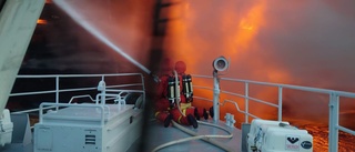 Svårsläckt brand på fartyg utanför Göteborg