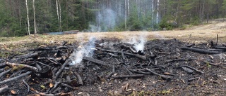 Branden på Storön: Majbrasan tog plötsligt fyr igen