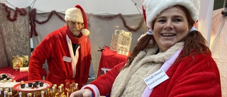 Häng med bland knallar och besökare på Strängnäs julmarknad – i värme av glögg och glädje