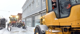 Långa arbetspass i snösvängen