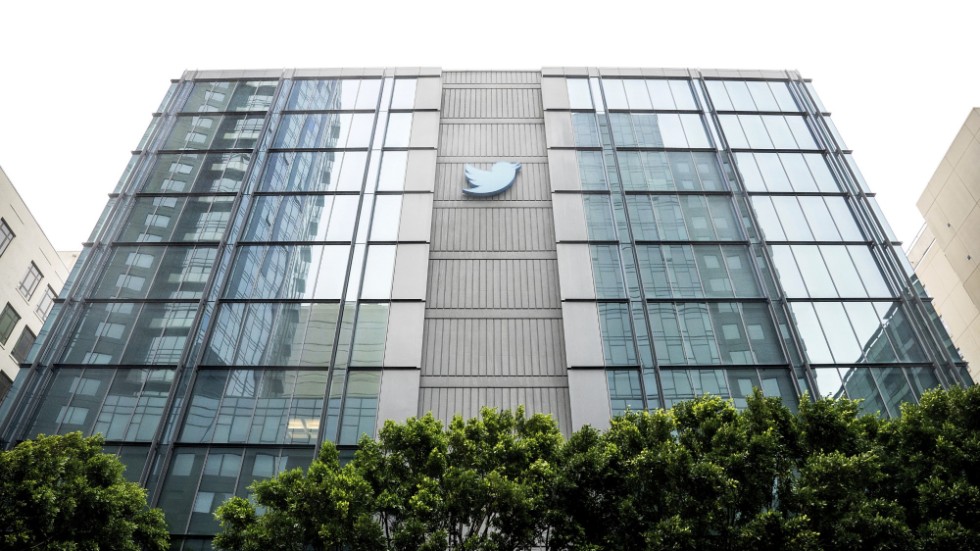 Anställda lämnade Twitters kontor på torsdagen, utan att veta om de skulle återvända till sin arbetsplats igen.