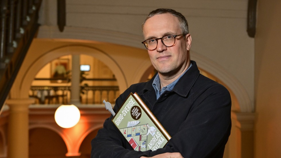 Andreas Cervenka med boken "Girig-Sverige" är en av de nominerade i kategorin årets röst. Arkivbild.
