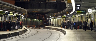Alla regionala SJ-turer ställs in och störningar i pendeltrafiken • Så påverkar snön tågen