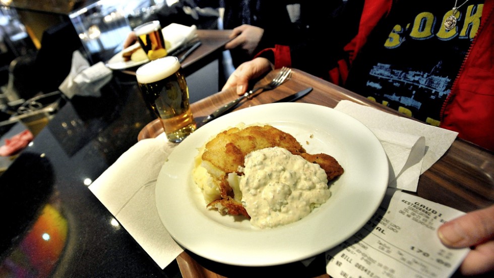 Att kunna ange vad maten innehåller borde vara ett myndighetskrav även för restauranger och andra allmänna näringsställen, menar insändarskribenten.