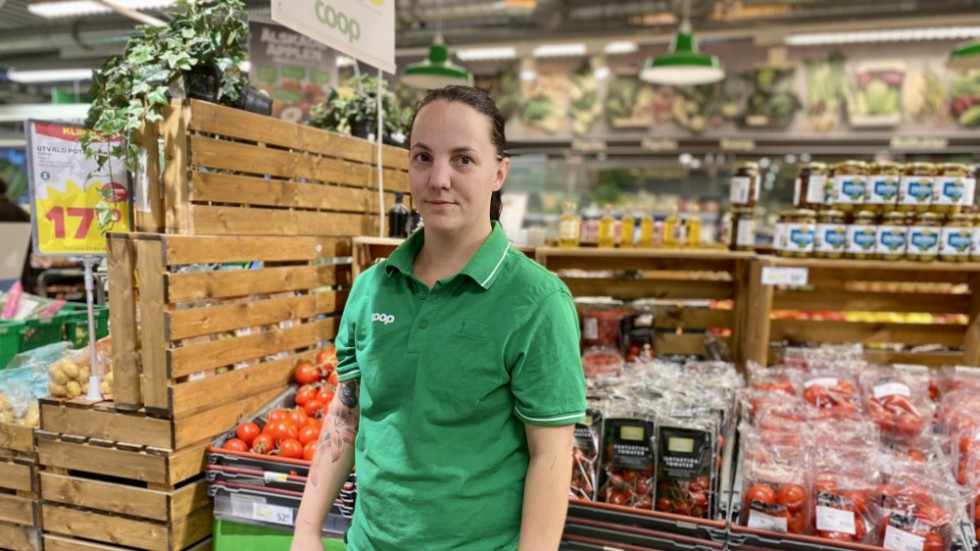 En vecka in i åtgärdsarbetet efter vattenläckan på Storgatan börjar kundtappet att bli riktigt kännbart för Sandra Melin, som driver Coop-butiken.