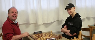Oväntat stort intresse för schack hos ungdomarna • Mohamad, 14: "Man får tänka och hitta nya tekniker. Väcka hjärnan lite"