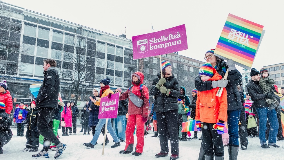”När vi firar ett decennium av Pride i Skellefteå, låt oss också se fram emot valet i sommar som en möjlighet att visa solidaritet och engagemang för ett Europa där vi på riktigt tar hand om varandra oaktat vem du är.”