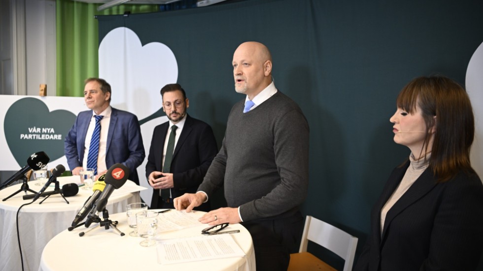 Från vänster valberedningens ordförande Jan Andersson, Muharrem Demirok, Daniel Bäckström och Ulrika Liljeberg.