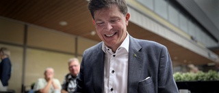 Norlén fikade med väljarna i Mjölby • Om mordplanerna på Lööf: "Fruktansvärt och skakande"